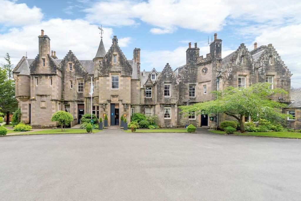 Atholl Apartment - A Unique Apartment In Countryside Park With Wifi And Access To Pool And Bar Perth Exterior photo
