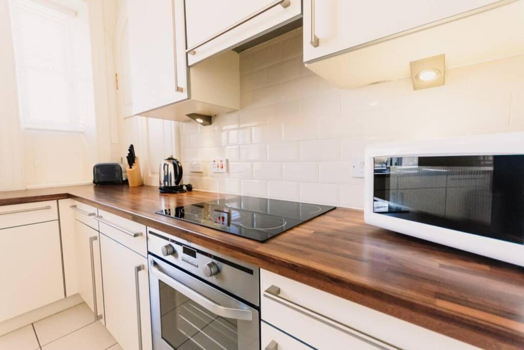 Atholl Apartment - A Unique Apartment In Countryside Park With Wifi And Access To Pool And Bar Perth Exterior photo