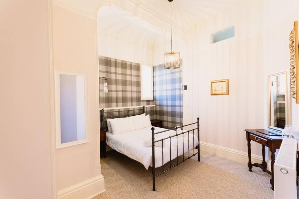 Atholl Apartment - A Unique Apartment In Countryside Park With Wifi And Access To Pool And Bar Perth Exterior photo